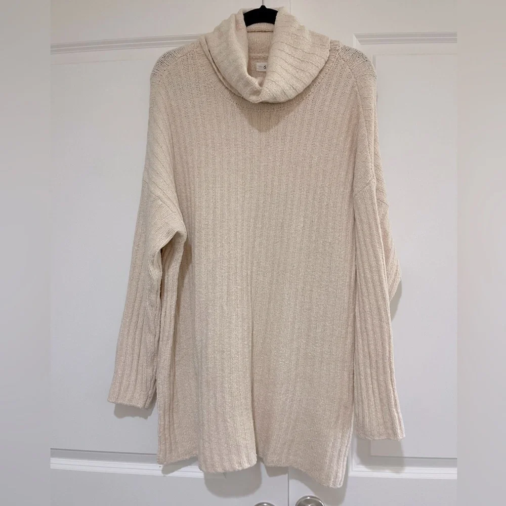 Lou and Grey for LOFT soft cotton blend cow neck sweater